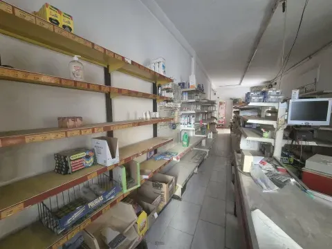Local en Venta en Loja | 72 m² con Aire Acondicionado - foto 7 de 12 (Loja)