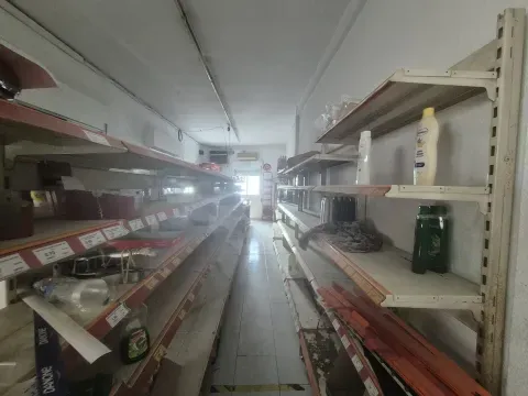 Local en Venta en Loja | 72 m² con Aire Acondicionado - foto 6 de 12 (Loja)