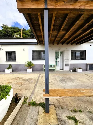 Finca Rústica de Aguacates