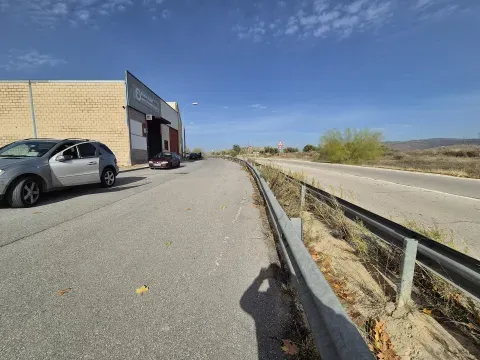 Solar industrial en venta en Loja, Granada | 746 m² - foto 8 de 9 (Loja)