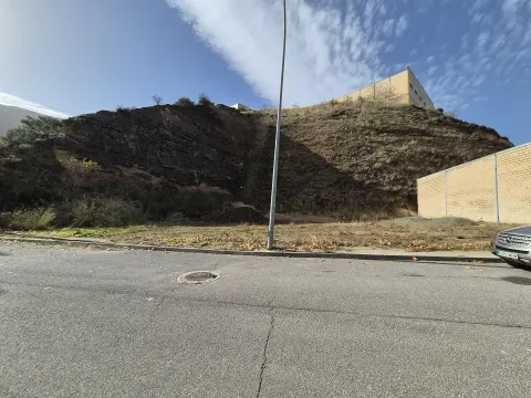 Solar industrial en venta en Loja, Granada | 746 m² - foto 6 de 9 (Loja)