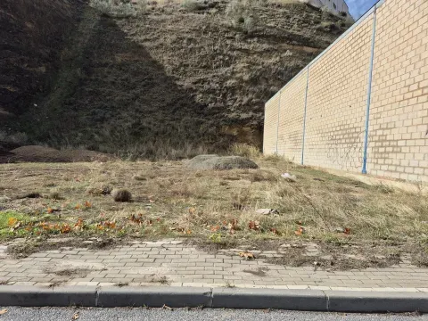 Solar industrial en venta en Loja, Granada | 746 m² - foto 2 de 9 (Loja)