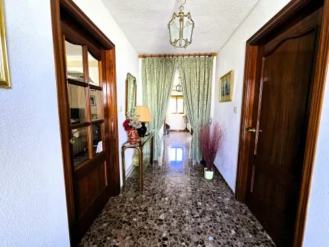 Casa en venta en Loja (Granada) con 7 hab y patio - foto 2 de 12 (Loja)