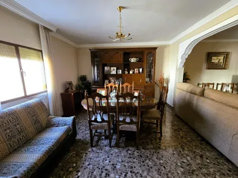 Casa en venta en Loja (Granada) con 7 hab y patio - foto 9 de 12 (Loja)
