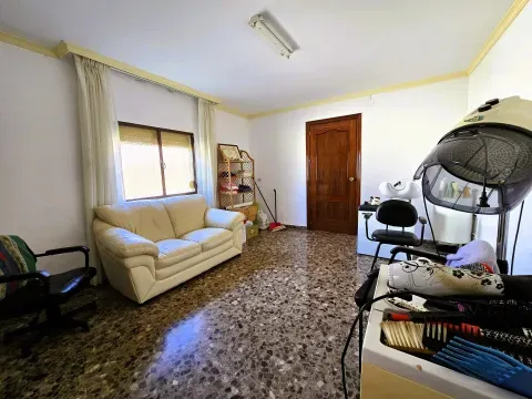 Casa en venta en Loja (Granada) con 7 hab y patio - foto 7 de 12 (Loja)