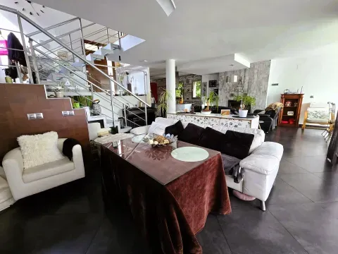 Villa zum Verkauf in Loja, Granada | Pool & Bergblick - Foto 9 von 12 (Loja)