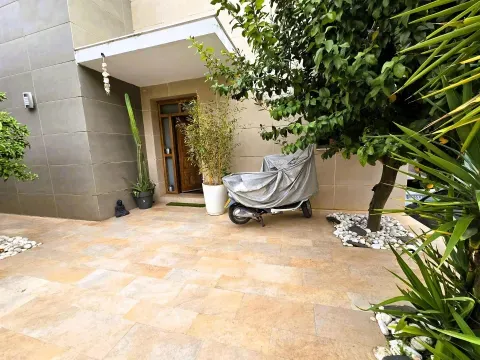 Villa zum Verkauf in Loja, Granada | Pool & Bergblick - Foto 3 von 12 (Loja)