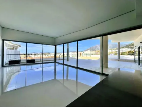 Ático de Lujo en Venta en Benalmádena | El Higuerón - foto 5 de 12 (Benalmádena)