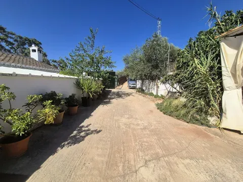 Finca rústica con dos casas y piscina en Loja, Granada - foto 4 de 12 (Loja)