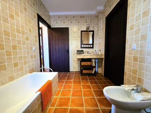 Finca rústica con chalet de lujo en Archidona, Málaga - foto 9 de 12 (Archidona)