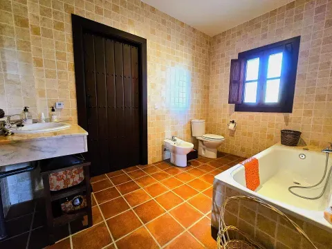Finca rústica con chalet de lujo en Archidona, Málaga - foto 7 de 12 (Archidona)