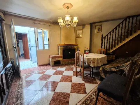 Casa en venta en Algarinejo | 7 hab, terraza y chimenea - foto 6 de 12 (Algarinejo)