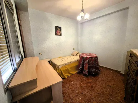Casa en venta en Algarinejo | 7 hab, terraza y chimenea - foto 8 de 12 (Algarinejo)
