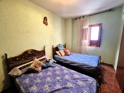 Casa en venta en Algarinejo | 7 hab, terraza y chimenea - foto 10 de 12 (Algarinejo)