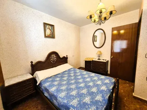 Casa en venta en Algarinejo | 7 hab, terraza y chimenea - foto 12 de 12 (Algarinejo)
