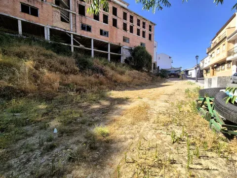 Terreno Urbano en Venta en Algarinejo | 1.373 m² - foto 3 de 10 (Algarinejo)