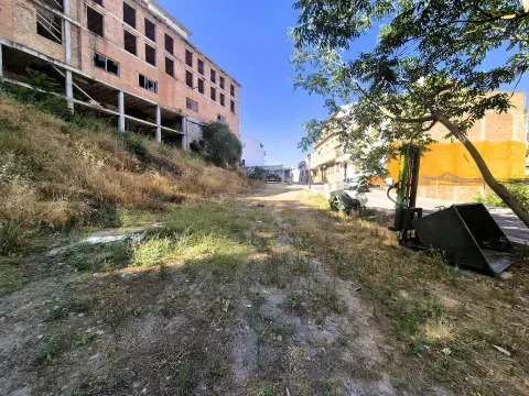 Terreno Urbano en Venta en Algarinejo | 1.373 m² - foto 9 de 10 (Algarinejo)