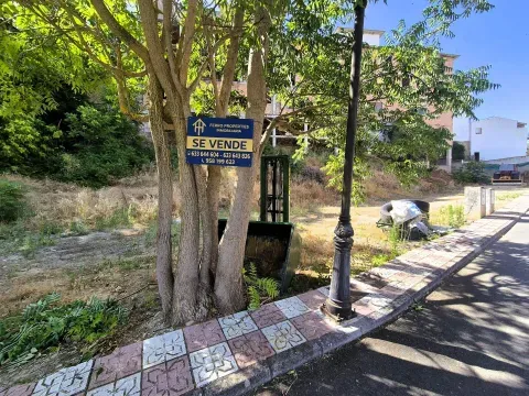 Terreno Urbano en Venta en Algarinejo | 1.373 m² - foto 5 de 10 (Algarinejo)