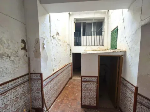 Casa en venta en Algarinejo, Granada | 323 m² y terraza - foto 10 de 12 (Algarinejo)
