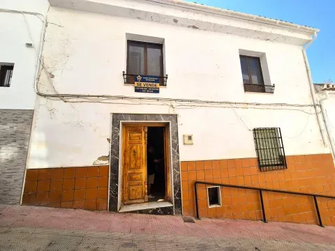 Venta de casa en Algarinejo