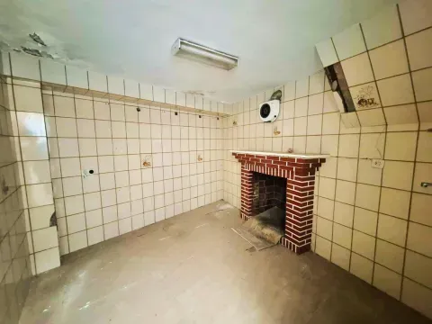Casa en venta en Algarinejo, Granada | 323 m² y terraza - foto 3 de 12 (Algarinejo)