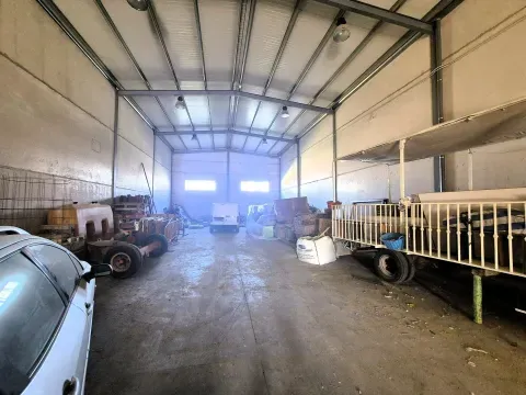 Nave industrial en venta en Loja, Granada | 384 m² - foto 4 de 4 (Loja)
