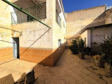 Casa en venta en Salar, Granada | 206 m² a reformar - foto 3 de 12 (Salar)