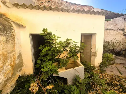 Casa en venta en Salar, Granada | 206 m² a reformar - foto 2 de 12 (Salar)