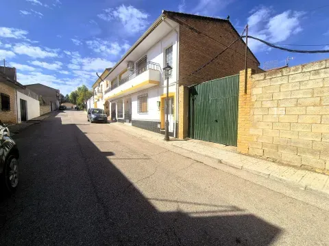 Solar urbano en venta en Moraleda de Zafayona | 250 m² - foto 2 de 3 (Moraleda de Zafayona)