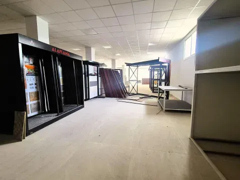 Alquiler de Local Comercial de 1.600 m² en Loja, Granada - foto 3 de 12 (Loja)