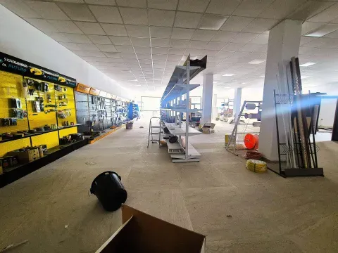 Alquiler de Local Comercial de 1.600 m² en Loja, Granada - foto 2 de 12 (Loja)