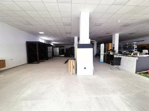 Alquiler de Local Comercial de 1.600 m² en Loja, Granada - foto 8 de 12 (Loja)