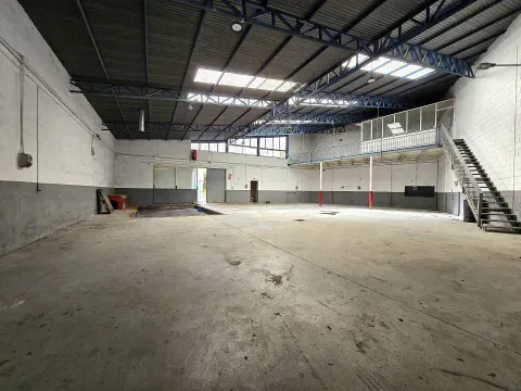 Nave Industrial con calificación de suelo Urbana