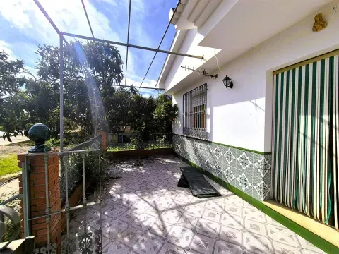 Casa de una sola planta en entorno natural con excelente conexión