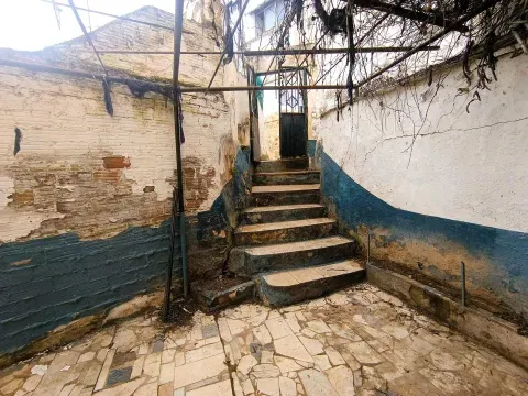 Casa en venta en Loja con terraza y patio | 37.000 € - foto 3 de 12 (Loja)