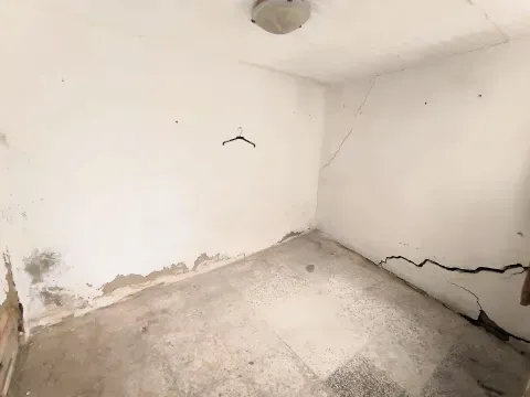 Casa en venta en Loja con terraza y patio | 37.000 € - foto 7 de 12 (Loja)