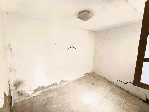 Casa en venta en Loja con terraza y patio | 37.000 € - foto 8 de 12 (Loja)
