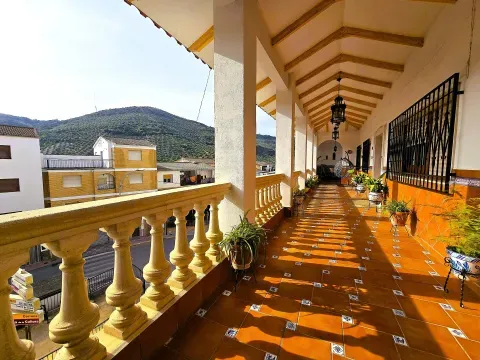 Espectacular casa en Algarinejo con vistas panorámicas, gran terraza y garaje para 2 vehículos