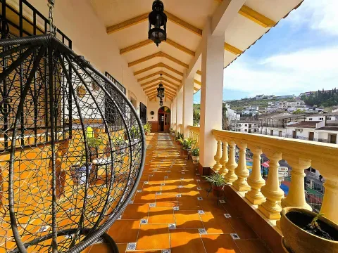 Casa en venta en Algarinejo, Granada | Terraza y garaje - foto 8 de 12 (Algarinejo)