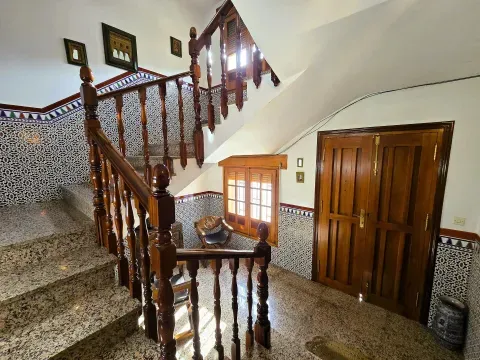 Casa en venta en Algarinejo, Granada | Terraza y garaje - foto 3 de 12 (Algarinejo)
