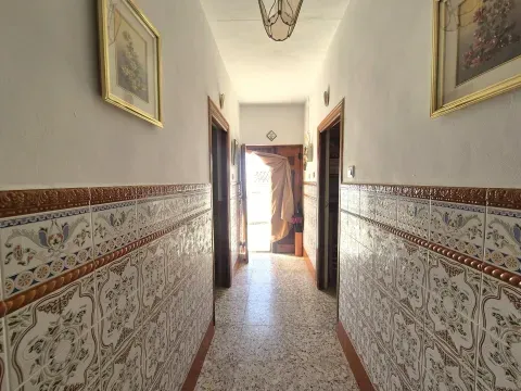 Casa en Venta en Iznájar con Terraza y Patio | 70.000€ - foto 7 de 12 (Loja)