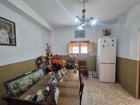 Casa en Venta en Iznájar con Terraza y Patio | 70.000€ - foto 6 de 12 (Loja)