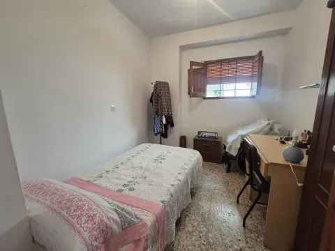 Casa en Venta en Iznájar con Terraza y Patio | 70.000€ - foto 8 de 12 (Loja)