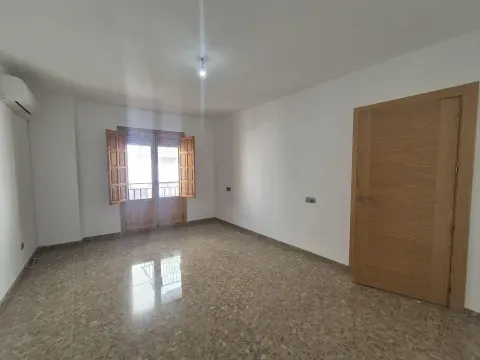 Piso en venta en Loja con gran terraza y patio - foto 5 de 12 (Loja)