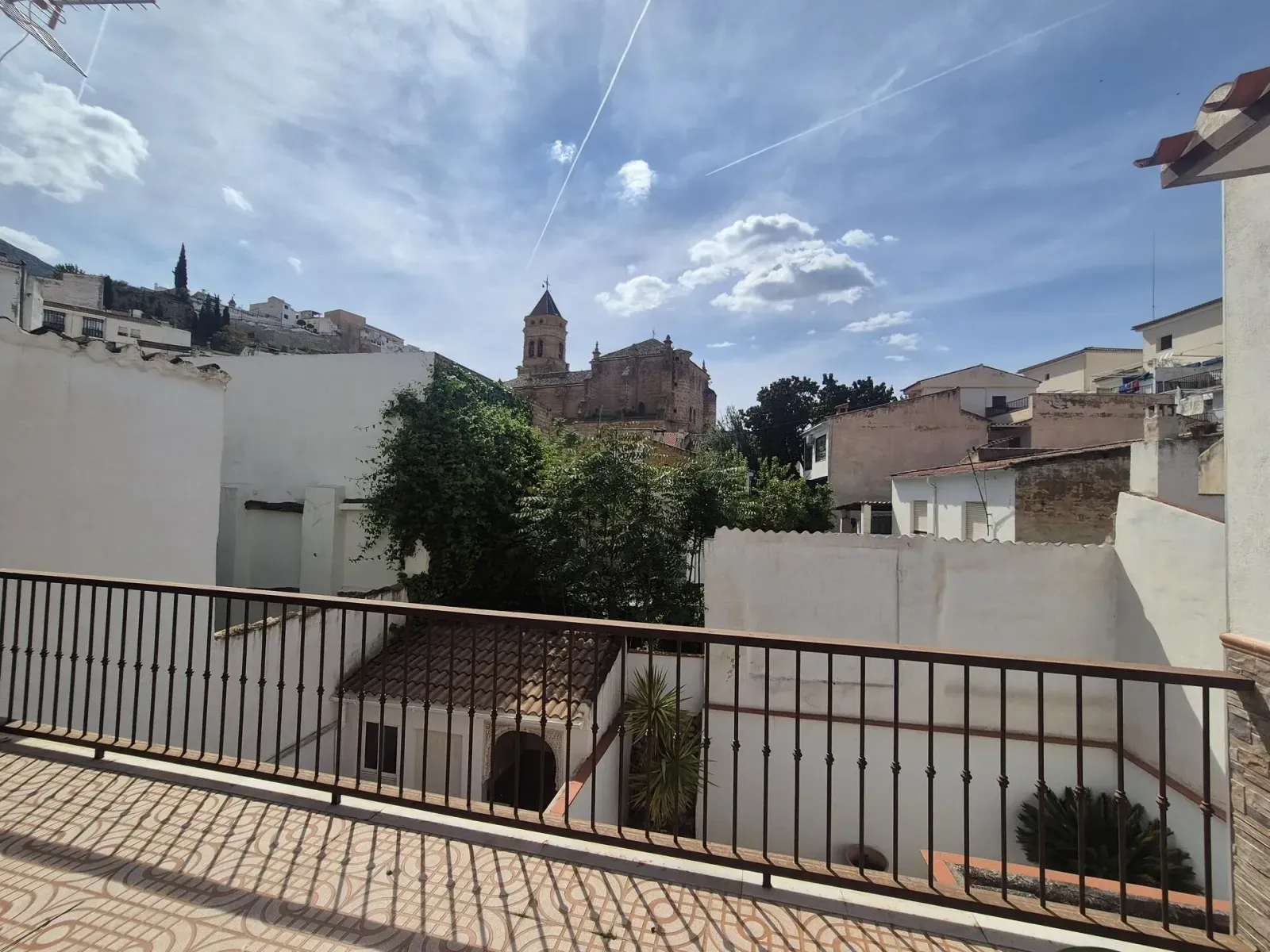 Piso en venta en Loja con gran terraza y patio - foto 1 de 12 (Loja)