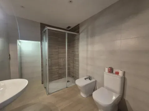 Piso en venta en Loja con gran terraza y patio - foto 8 de 12 (Loja)
