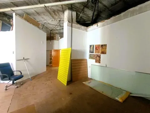 Venta de local comercial en Loja | 275 m² con garaje - foto 12 de 12 (Loja)