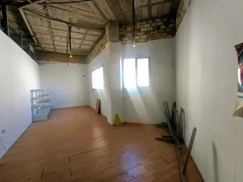 Venta de local comercial en Loja | 275 m² con garaje - foto 10 de 12 (Loja)