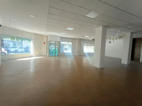 Venta de local comercial en Loja | 275 m² con garaje - foto 8 de 12 (Loja)