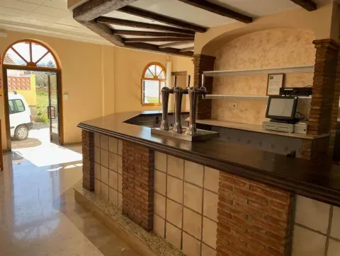 Restaurante y Negocio en Venta en Riofrío, Loja - foto 5 de 12 (Loja)
